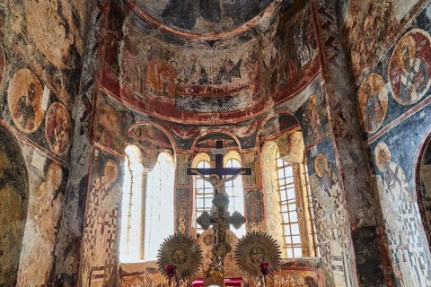 Metropolis, Metropolitan Church of Agios Dimitrios Mystras, Richly decorated interior of an