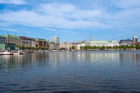 View over the Inner Alster to prestigious office blocks, hotels and commercial buildings and