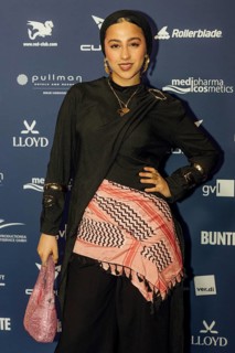 Tua El-Fawwal on the red carpet in front of the award ceremony at Pullmann Berlin Schweizerhof,