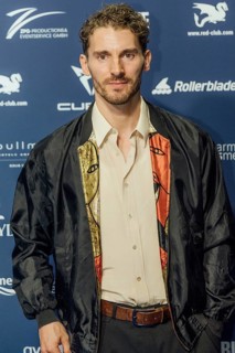 Martin Bruchmann on the red carpet in front of the award ceremony at the Pullmann Berlin