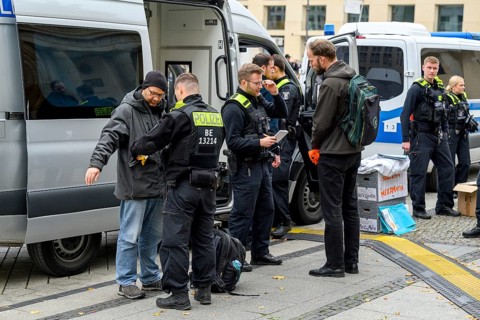 Arrest of New Generation activists on Pariser Platz after symbolic house search at the Stiftung