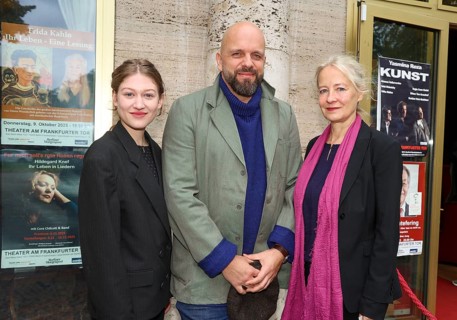 Johanna Marie Bourgeois, Tibor Locher and Irene Christ at the annual press conference for the