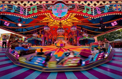 Petersburg sleigh ride, round ride, rides, motion, motion effect, neon lights, Cannstatter Wasen,