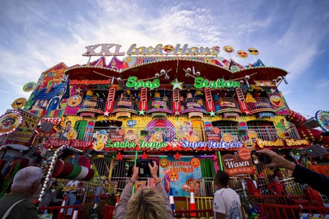 Amusement park, maze, Cannstatter Wasen, funfair, fairground, spring festival, folk festival, Bad