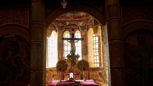 Metropolis, Metropolitan Church of Agios Dimitrios Mystras, An atmospheric church interior with a