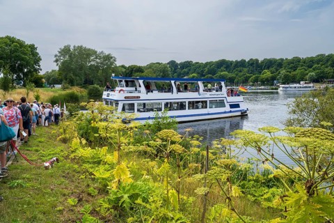 Schwalbe II landing stage at Oelbach, Lake Kemnader, people boarding and disembarking, Heveney,