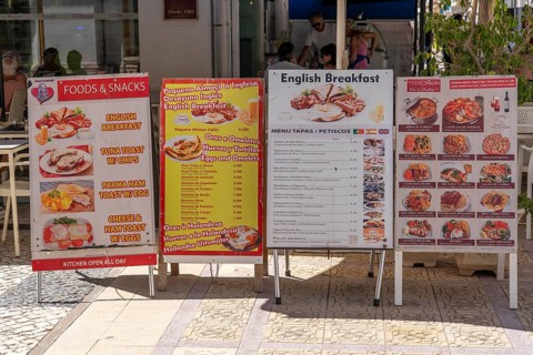 Menus, with pictures, multilingual, offers, simple gastronomy, in Vila Real de Santo António, on