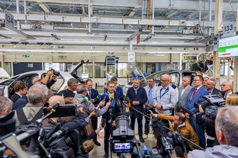 Minister President Michael Kretschmer and Economics Minister Dirk Panter and Thomas Edig, Head of