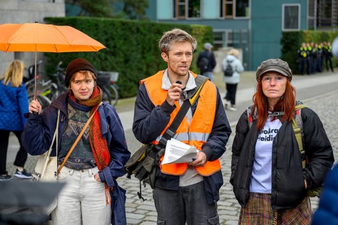 Henning Jeschke talks about the revolution of the new generation: just as children play cops and