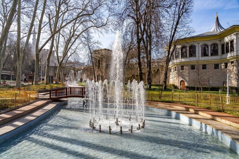 Fountain in Gülhane Park in Istanbul, Turkey