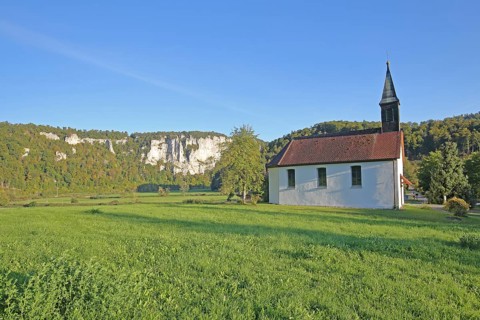 St. Agatha Chapel and landscape with rock formations, rock cliffs, rocks, Schaufelsen, Sankt,