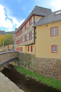 Bridge over the Erft stream and half-timbered house, Fibergasse, Bad Münstereifel, Ahrgebirge,