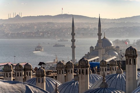 View over the roofs of the Süleymaniye Mosque to the New Mosque Yeni Cami and the Bosporus,