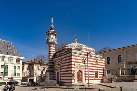 The Nalli Masjid mosque in Fatih, Istanbul, Turkey