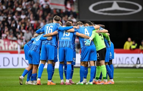Team building, team circle in front of the start of the match 1. FC Heidenheim FCH, MHPArena, MHP