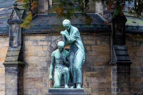 Memorial to the fallen in front of the Martin Luther Church, Martin-Luther-Platz, Neustadt,