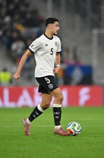 Aleksandar Pavlovic GER (05) Action on the ball World Cup qualifier, international match, Germany v