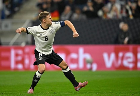 Goal celebration Joshua Kimmich GER (06) World Cup qualifier, international match, Germany v