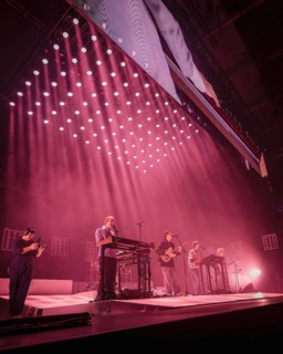 Louie Swain (Keyboarder), Jules Crommelin (Gitarrist), Patrick Hetherington (Keyboarder) und Noah
