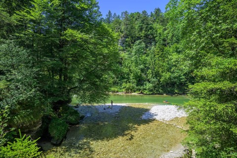Einmündung Krumme Steyrling in den Steyr Fluss von der Brücke aus, Molln, Oberösterreich,