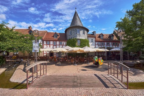 Fachwerkhäuser, Turm, Häuserzeile, Fußgängerbrücke, Holzbrücke, hölzern, Altstadt, historische