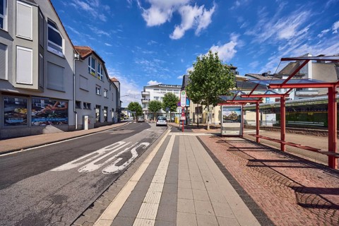 Bushaltestelle Am Untertor, öffentlicher Personennahverkehr, ÖPNV, allgemeine Architektur,
