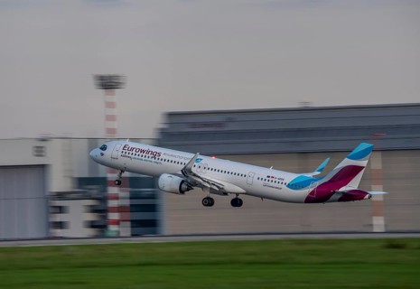 Eurowings Airbus A321Neo, beim Start auf dem Flughaben Düsseldorf, DUS, Nordrhein-Westfalen,