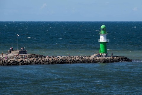 Green-white lighthouse, pier light west pier, waves, sea, Baltic Sea, Warnemünde, Rostock,