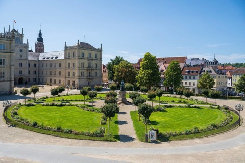 Castle park at Ehrenburg Castle, Coburg, Upper Franconia, Franconia, Bavaria, Germany
