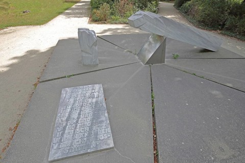 Memorial to the Persecution of Sinti and Roma Victims during the Nazi Era, Sculpture by Wolfgang