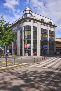 Costumes and carnival supplies, shopping, Deiters, street, pedestrian crossing, bollards, modern
