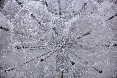 Dandelion fountain, stainless steel fountain, frozen movement, water, Königstraße, Stuttgart, state