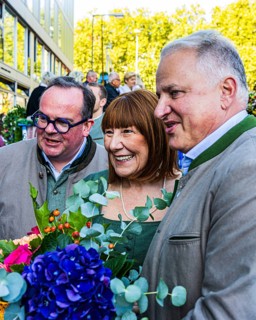 The woman of the Lord Mayor Petra horse-rider, with the Oktoberfest boss Clemens Baumgärtner and