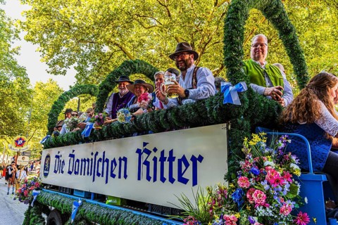 Float of the Knights of the Damische Ritter from Munich, Entry of the Oktoberfest hosts,