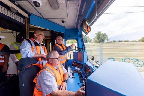 First test run on the new line between Wendlingen and the airport. Train driver Thomas Kayser with