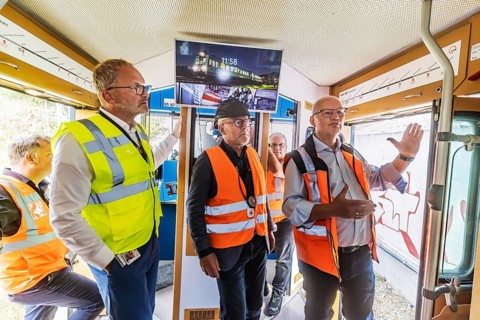 First test run on the new railway line between Wendlingen and the airport. Winfried Hermann