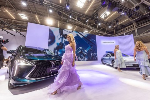 Forthing is a Chinese automobile brand of Dongfeng Motor (DFM) . Forthing U-Tour. IAA MOBILITY in