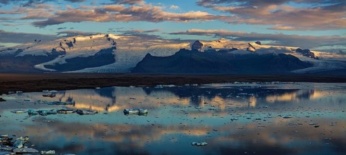 Ice floes, glacier, glacier tongue, fog, clouds, morning mood, mountains, panorama, reflection,