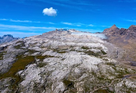 Karst landscape Lapis de Tsanfleuron between Sanetsch Pass and Tsanfleuron Glacier, Glacier de