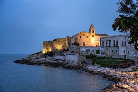 The church Chiesa di San Francesco at dusk, Vieste, Gargano, Apulia, Italy