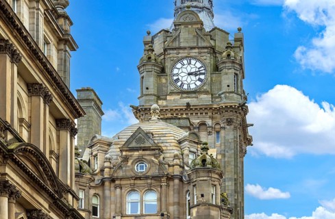 England. Edinburgh, the capital of Scotland. Historic city center Old Town