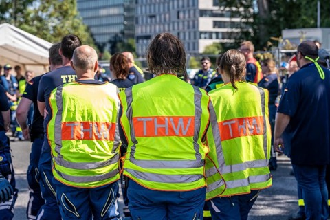 THW emergency services at a meeting of the water hazards section in Düsseldorf, during the major
