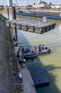 Construction of a floating platform with the jet-float system, this can be used as a work platform,
