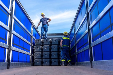 Construction of a floating platform with the jet-float system, this can be used as a work platform,