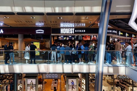 Honest Kebab snack bar, premium kebab, kebab shop, cult, queue, passers-by, Food Sky, shopping