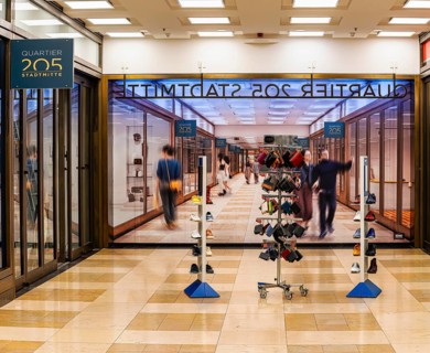 Interior design commercial property, partially vacant Shopping Quartier 205 in Friedrichstrasse and