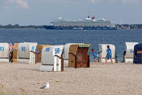 Cruise ship Mein Schiff 7, Laboe, Kiel Fjord, in front beach chairs on the beach of Strande,