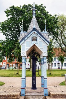 Market pump, Schwengelpumpe, pump with fountain house, architect Heinrich Rohardt, Old Town,