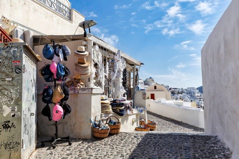 Souvenir shop in a narrow alley in the old town, Shopping, Cirrus, Oia, Thira, Santorini, Cyclades,