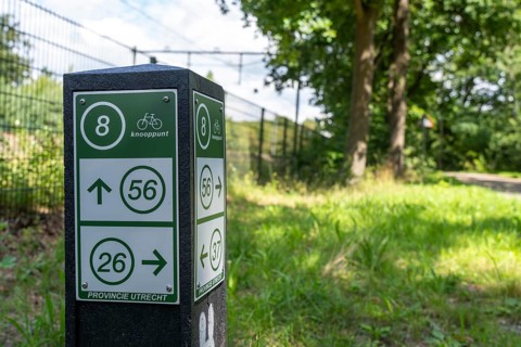 Signpost for the junction cycle path system, Knooppunt, for orientation and navigation on cycle